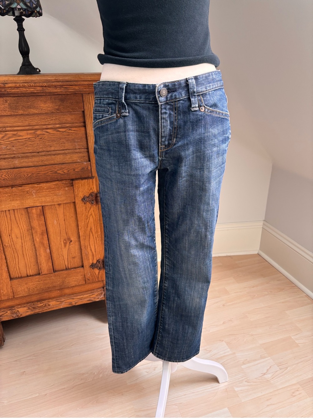 Gap Low Rise Capri Jeans 💙